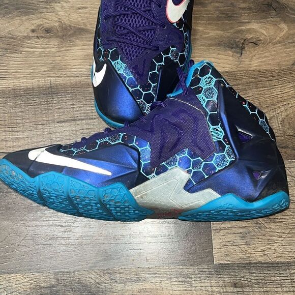 Nike Lebron XI 11 Summit Lakes Hornets Size 5.5Y - Picture 6 of 8